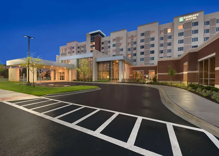 Family Friendly Hotels Embassy Suites By Hilton Chicago Naperville