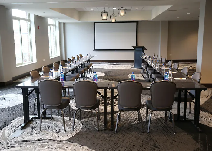 Hotel Indigo Naperville Riverwalk By Ihg